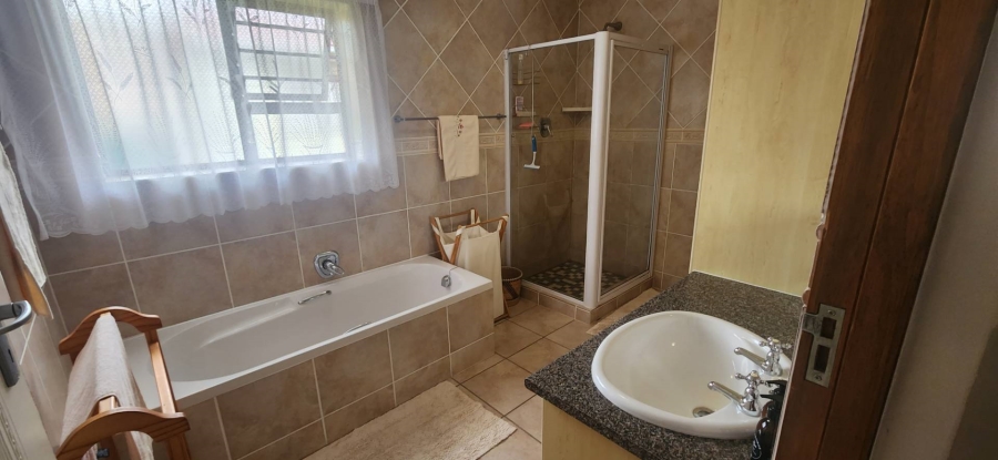 4 Bedroom Property for Sale in Fraaiuitsig Western Cape